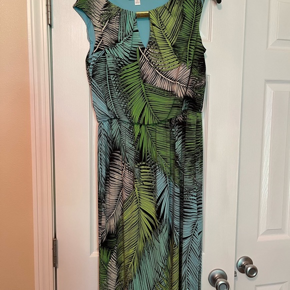 Beautiful palm print maxi dress - Picture 1 of 4